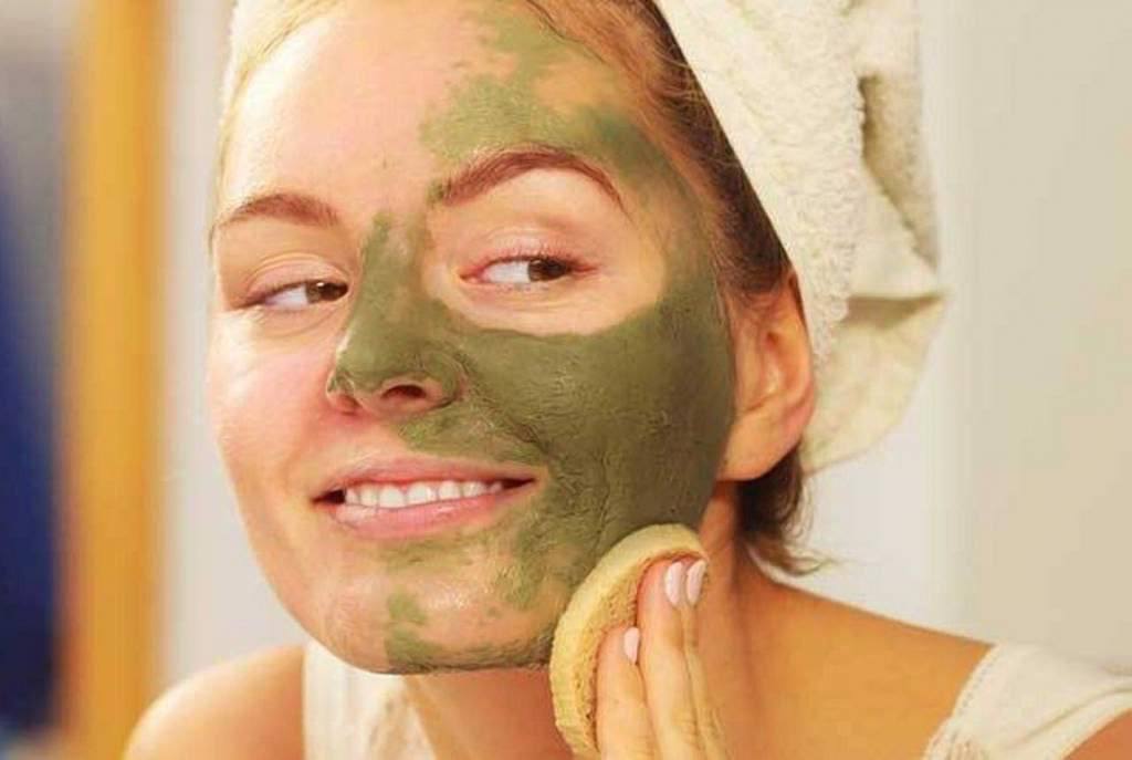 Masca cu ceai verde ajută la combaterea petelor pigmentare!